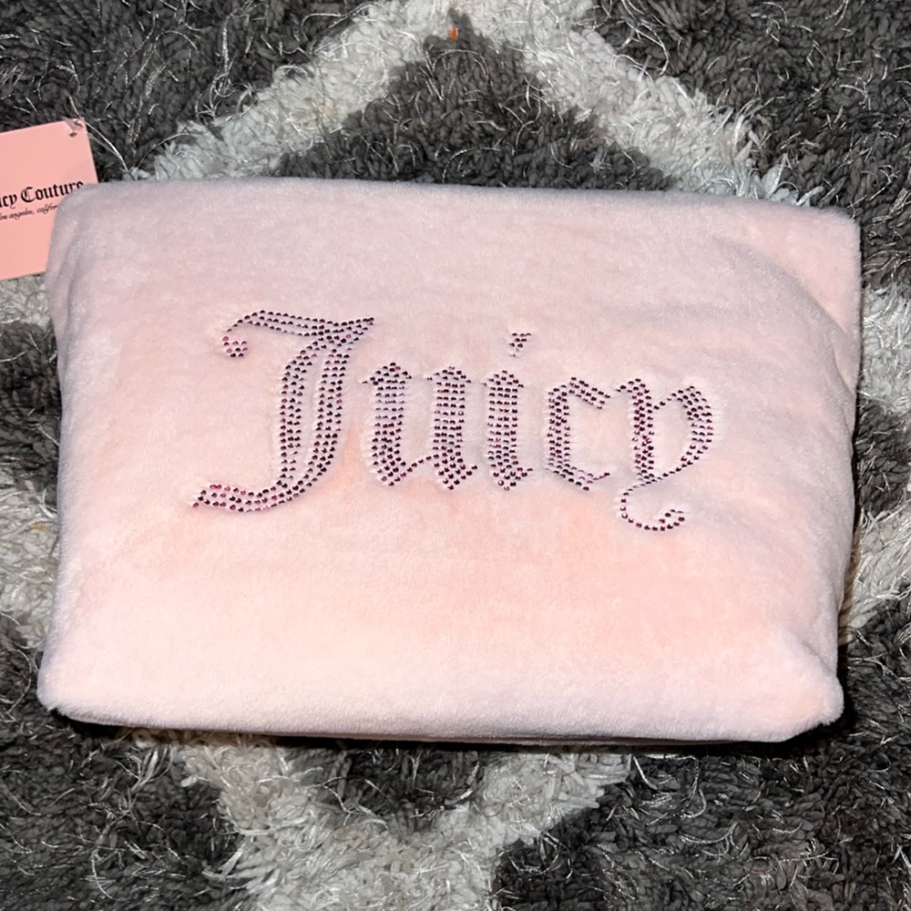 NWT Juicy Couture Velour Blush Pink Cosmetic Bag With Travel Bottle